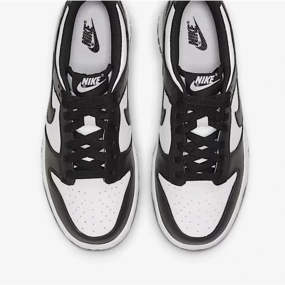 Nike Black and White Sneakers Classic Dunk Style - Picture 3 of 8